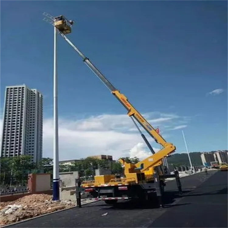 沿滩维修路灯的曲臂升降车出租