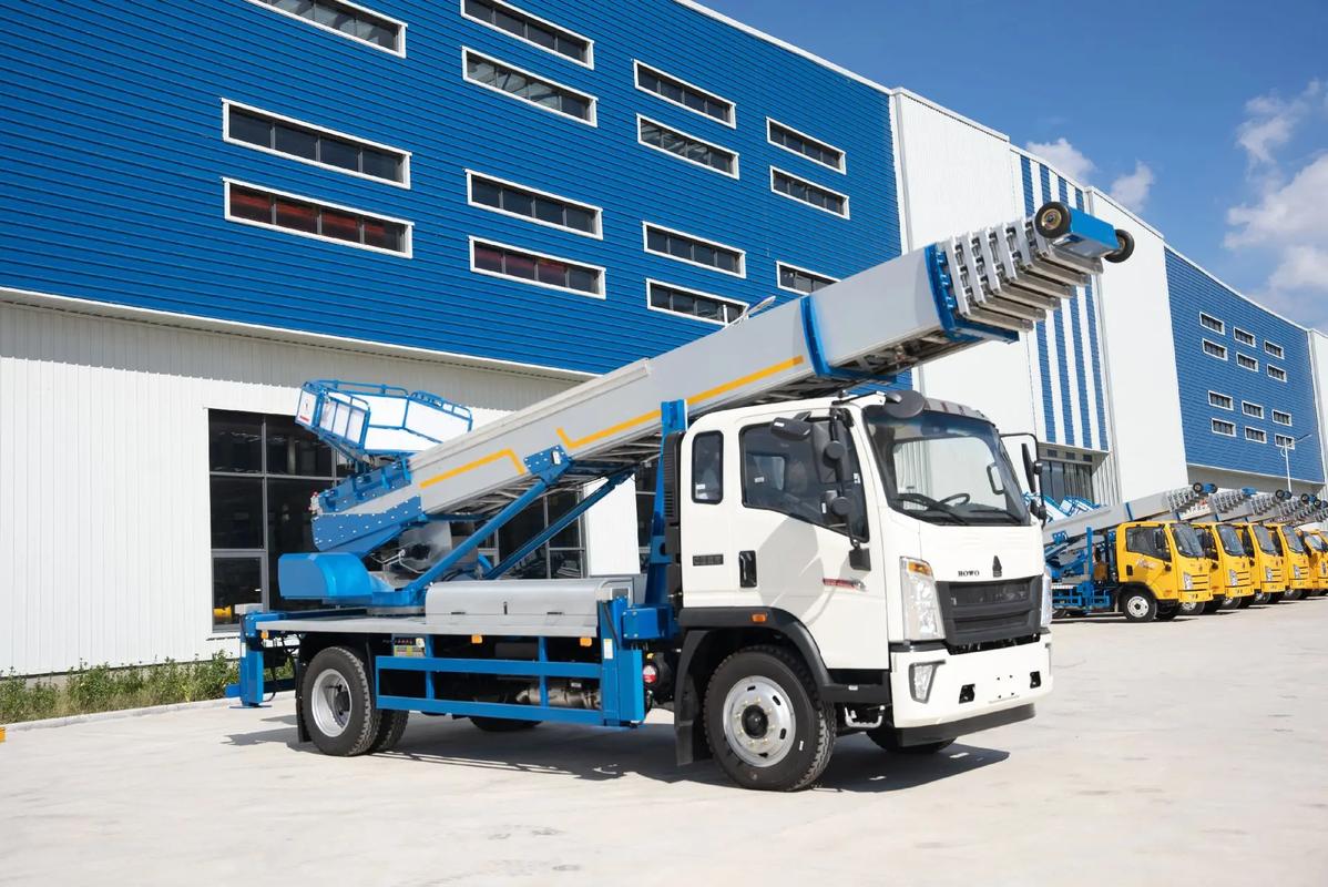 沿滩出租云梯车高空作业车 建筑垃圾搬运