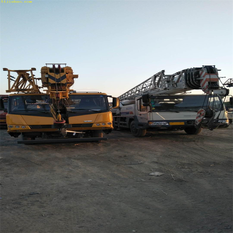 沿滩吊车吊挖机正确办法